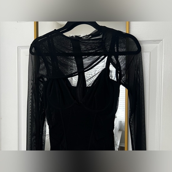 BEATRICE
BLACK CORSET MIDI DRESS - Picture 9 of 10